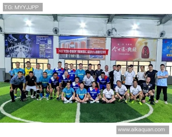 成都足球队荣登足球团队协作排行榜第一名展现卓越团队精神与实力