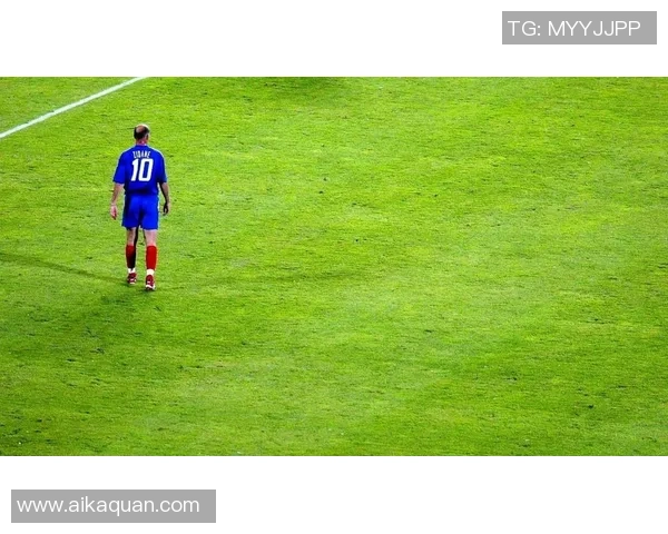 昔日足球明星沦落街头令人心痛的瞬间曝光引发热议