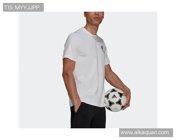 时尚足球明星短袖T恤男士夏季休闲运动服装推荐